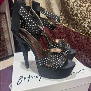 Mix N 6 Black Studded Women's Heels 8.5